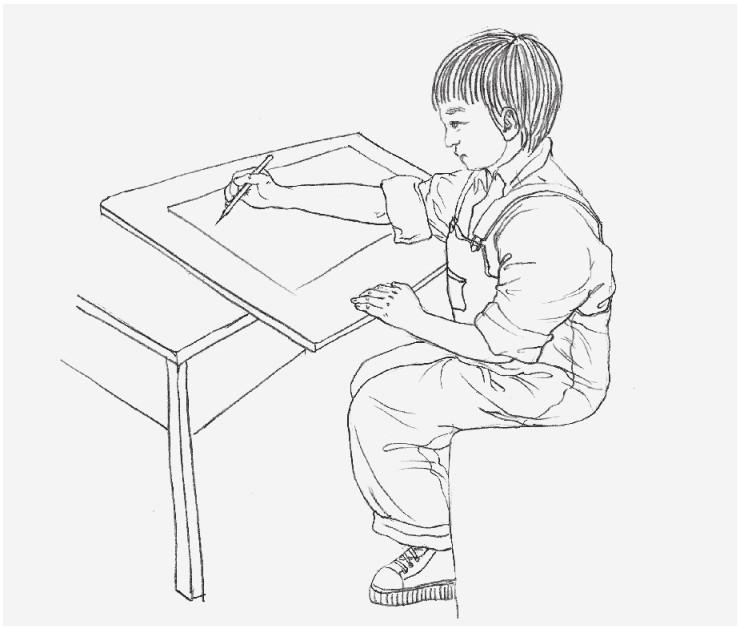 素描畫畫姿勢，在桌子上畫畫姿勢